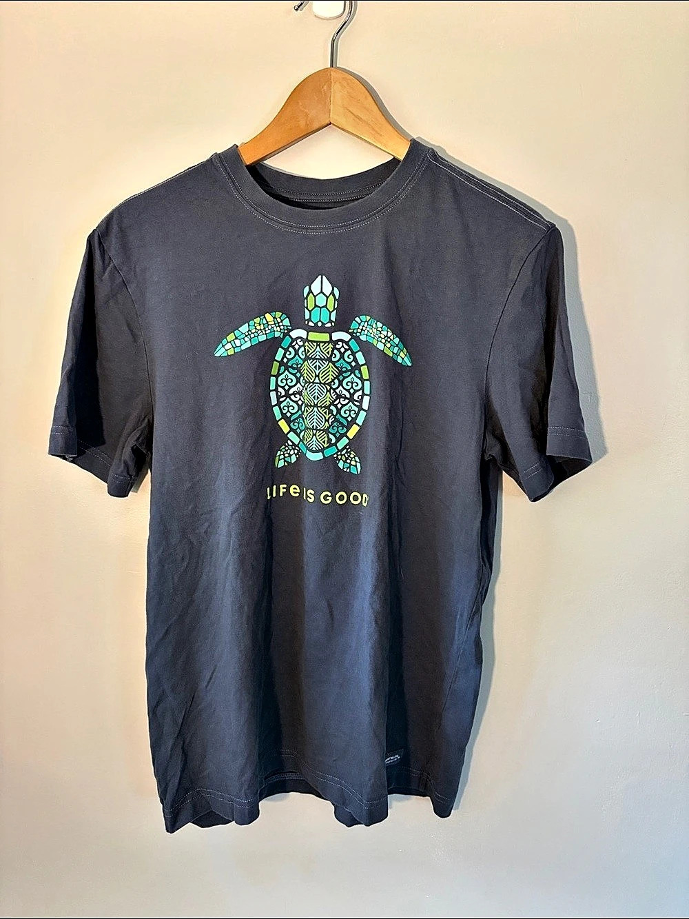 Life is Good Crusher women's Graphic Tee Small